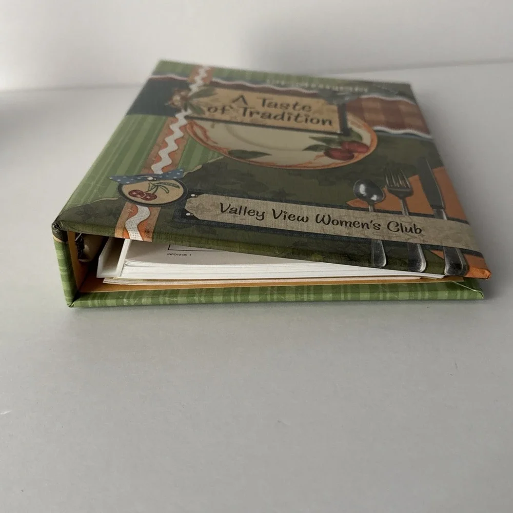 Valley View Womens Club Sample Cookbook Recipes Book A Taste of Tradition‎ 2006